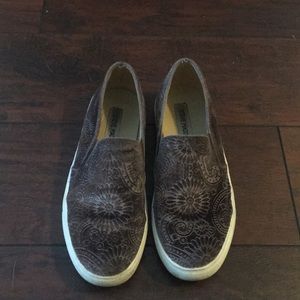 CLOSET SALE————-Used slip on Steve Madden shoes
